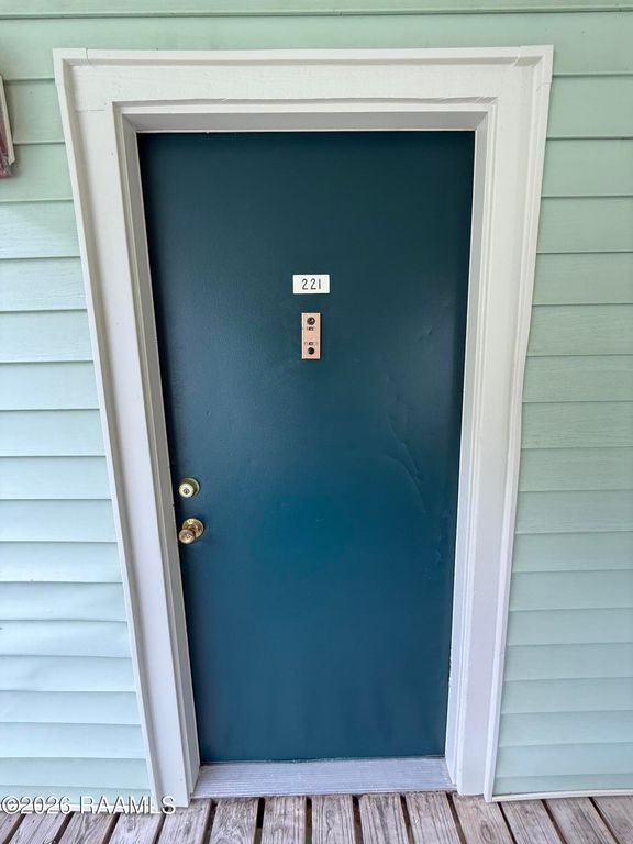 200 High Meadows Boulevard Apt 221, Lafayette, LA 70507