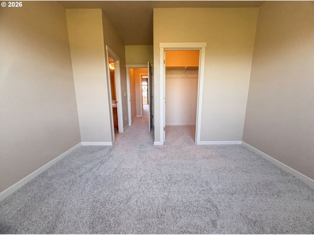 19899 QUAKING ASPEN Ave, Oregon City, OR 97045