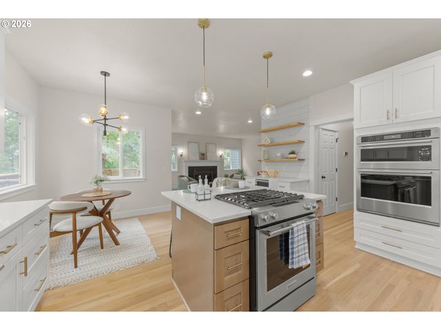 2491 SUNCREST Ave, Eugene, OR 97405