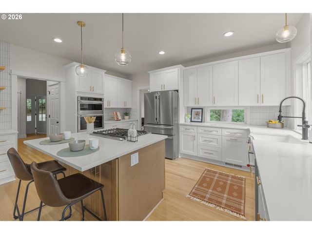 2491 SUNCREST Ave, Eugene, OR 97405
