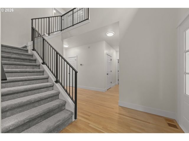 2491 SUNCREST Ave, Eugene, OR 97405
