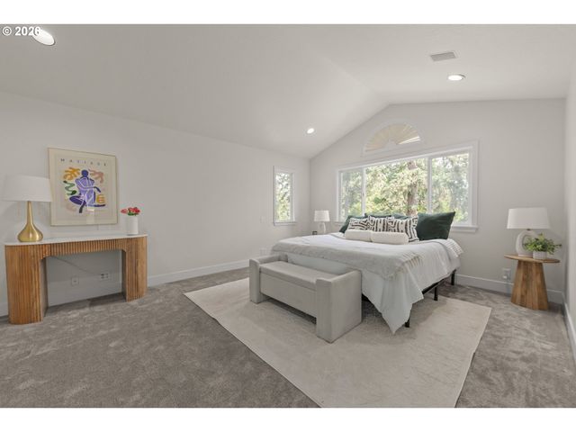 2491 SUNCREST Ave, Eugene, OR 97405