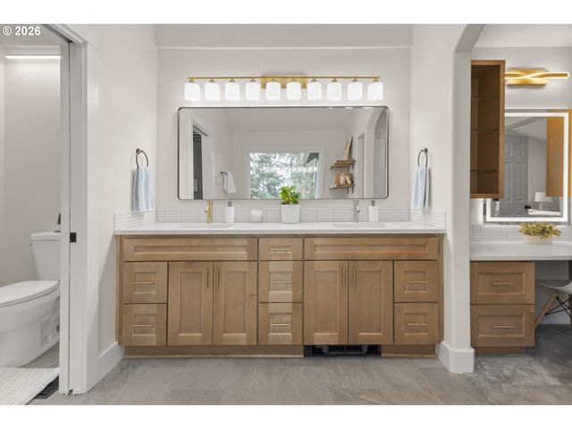 2491 SUNCREST Ave, Eugene, OR 97405