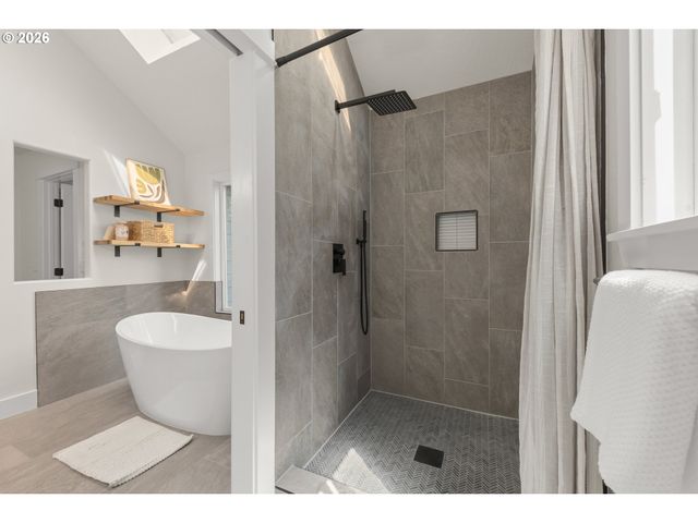 2491 SUNCREST Ave, Eugene, OR 97405