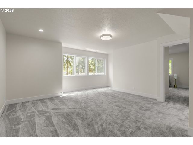 2491 SUNCREST Ave, Eugene, OR 97405