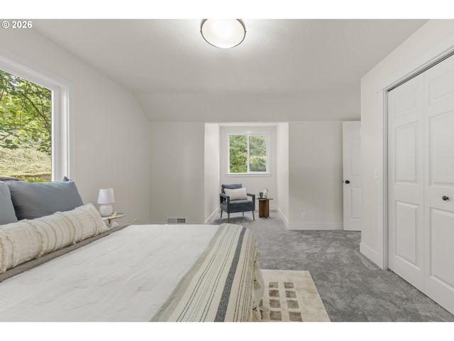 2491 SUNCREST Ave, Eugene, OR 97405