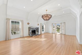 200 S Formosa Avenue, Los Angeles, CA 90036