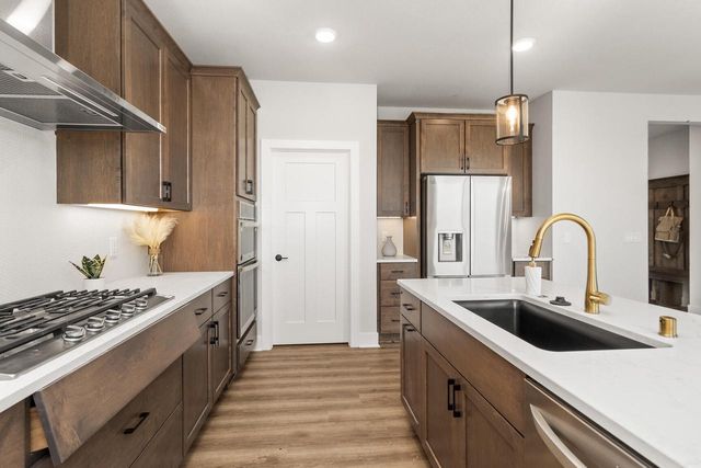 W208N6659 Sweet Clover DRIVE, Menomonee Falls, WI 53051