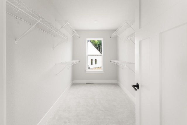 W208N6659 Sweet Clover DRIVE, Menomonee Falls, WI 53051