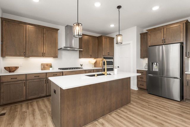 W208N6659 Sweet Clover DRIVE, Menomonee Falls, WI 53051