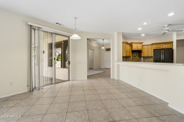 15750 W LINKSVIEW Drive, Surprise, AZ 85374