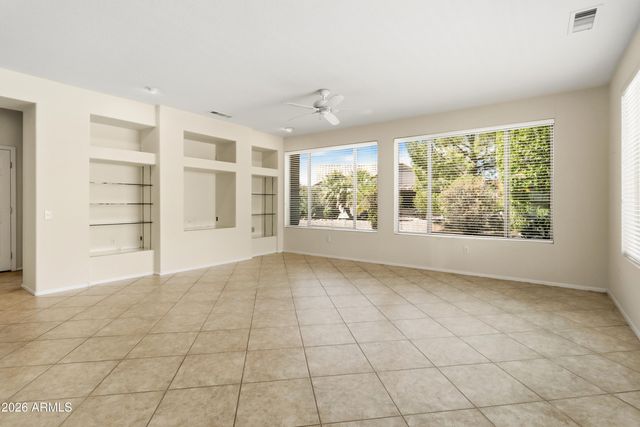 15750 W LINKSVIEW Drive, Surprise, AZ 85374