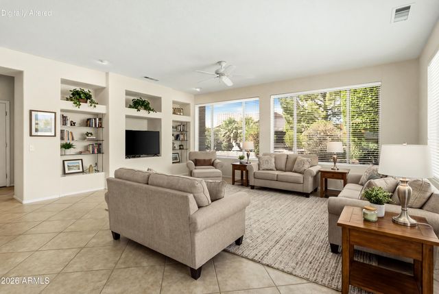 15750 W LINKSVIEW Drive, Surprise, AZ 85374