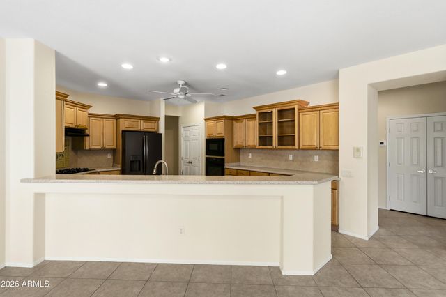 15750 W LINKSVIEW Drive, Surprise, AZ 85374