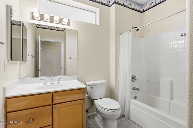 15750 W LINKSVIEW Drive, Surprise, AZ 85374