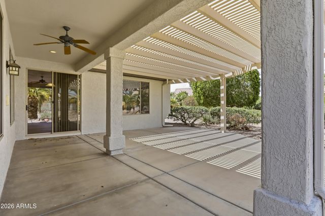 15750 W LINKSVIEW Drive, Surprise, AZ 85374