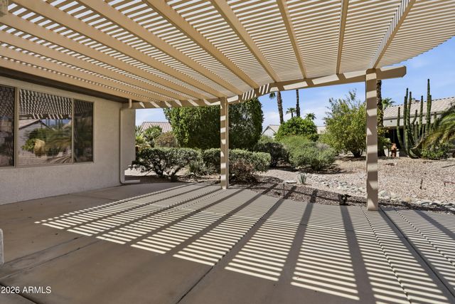 15750 W LINKSVIEW Drive, Surprise, AZ 85374