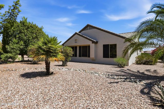 15750 W LINKSVIEW Drive, Surprise, AZ 85374