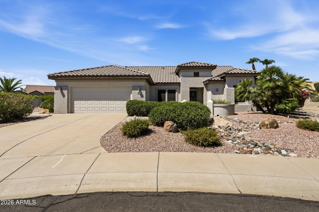 15750 W LINKSVIEW Drive, Surprise, AZ 85374