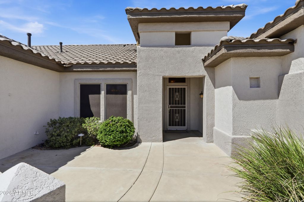 15750 W LINKSVIEW Drive, Surprise, AZ 85374 — photo 4