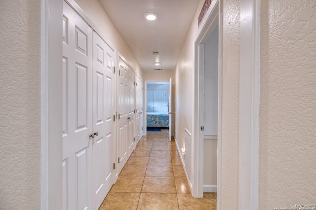 1482 Flat Rock Circle, Leakey, TX 78873