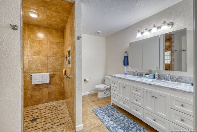 1482 Flat Rock Circle, Leakey, TX 78873