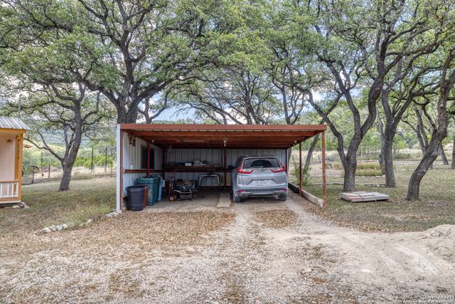 1482 Flat Rock Circle, Leakey, TX 78873