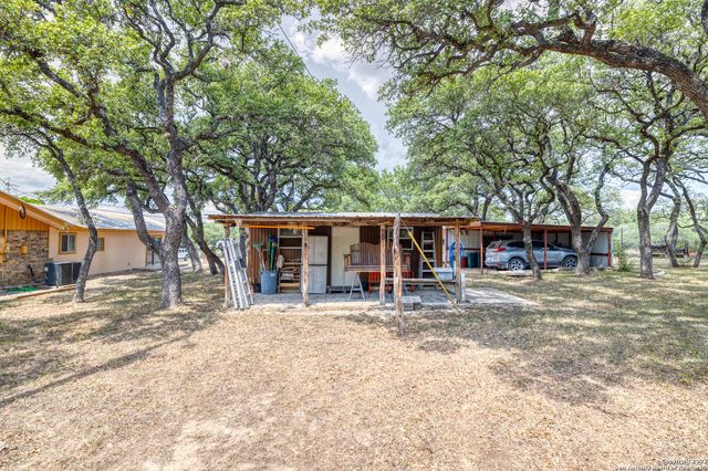 1482 Flat Rock Circle, Leakey, TX 78873