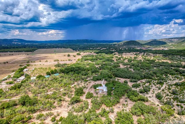 1482 Flat Rock Circle, Leakey, TX 78873