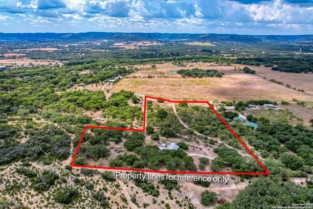1482 Flat Rock Circle, Leakey, TX 78873