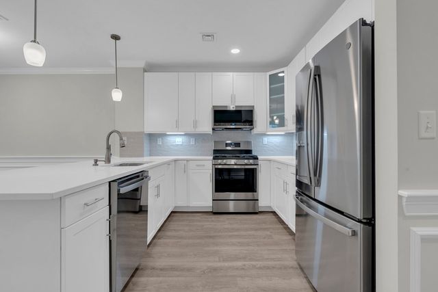 320 Middlesex E304, Medford, MA 02155