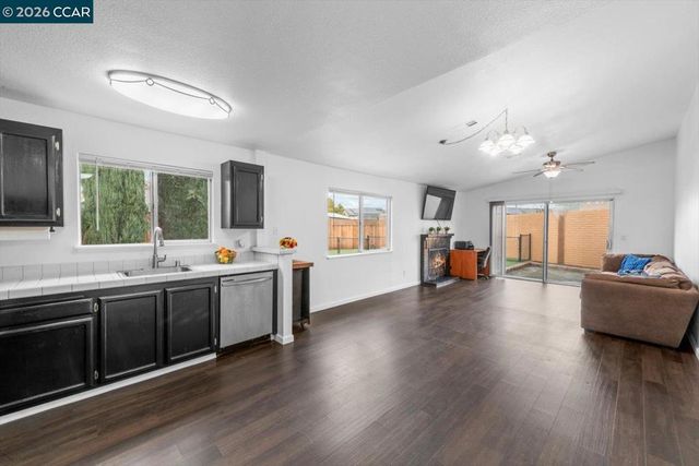 288 Cashew Ln, Oakley, CA 94561