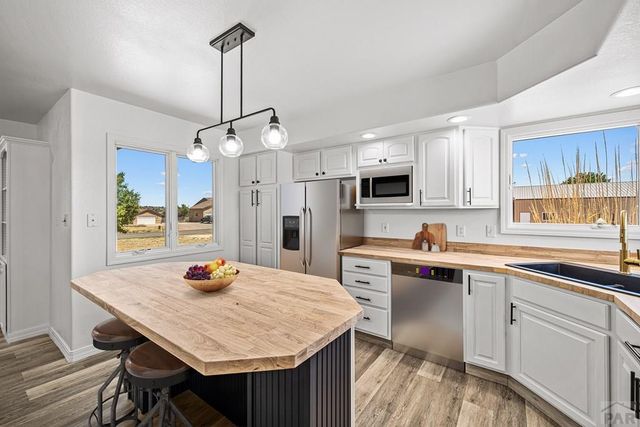 963 S Bayonne Dr, Pueblo West, CO 81007