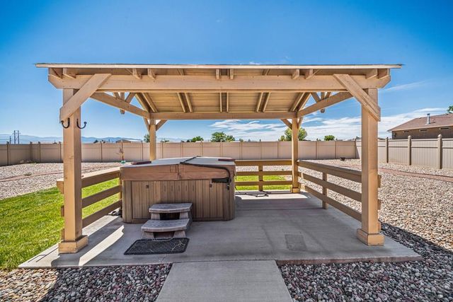 963 S Bayonne Dr, Pueblo West, CO 81007
