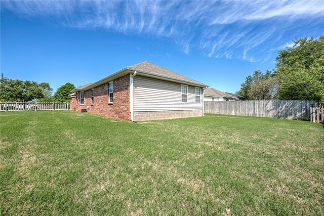 813 SW Cheyenne Drive, Bentonville, AR 72712