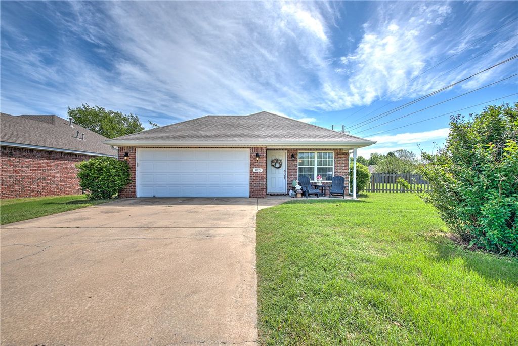 813 SW Cheyenne Drive, Bentonville, AR 72712