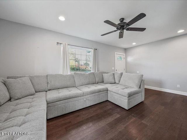 307 N Niota Rd, Englewood, TN 37329