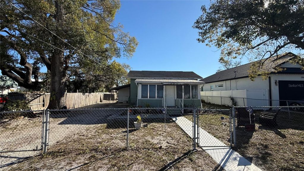 Image 1 of property listing at 2504 W SOUTH AVENUE, Tampa, FL 33614