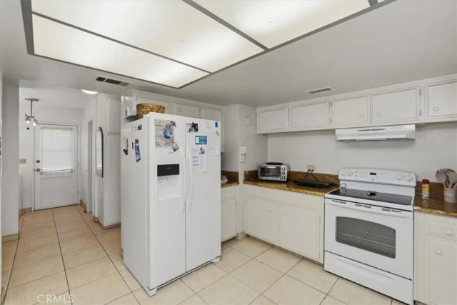 1155 N Lyon, Hemet, CA 92543