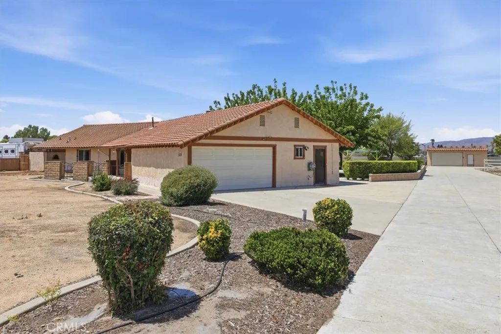 1155 N Lyon, Hemet, CA 92543