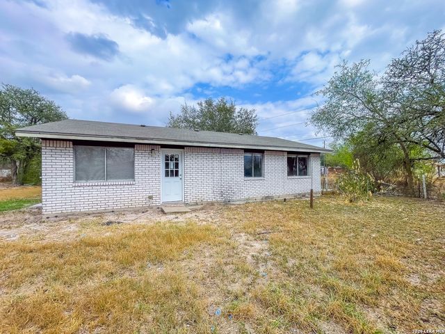 1001 Avenue B, Beeville, TX 78102