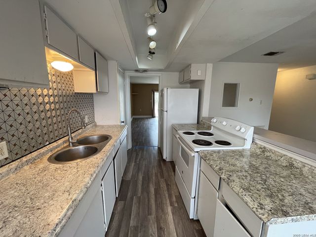 1001 Avenue B, Beeville, TX 78102