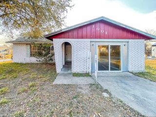1001 Avenue B, Beeville, TX 78102