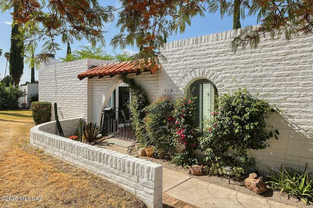719 W LAS LOMITAS Road, Tucson, AZ 85704