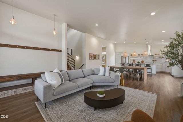 63108 NE Iner Loop, Bend, OR 97701