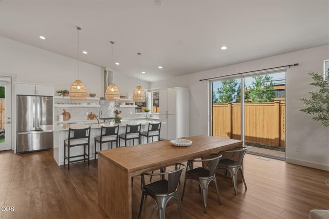 63108 NE Iner Loop, Bend, OR 97701