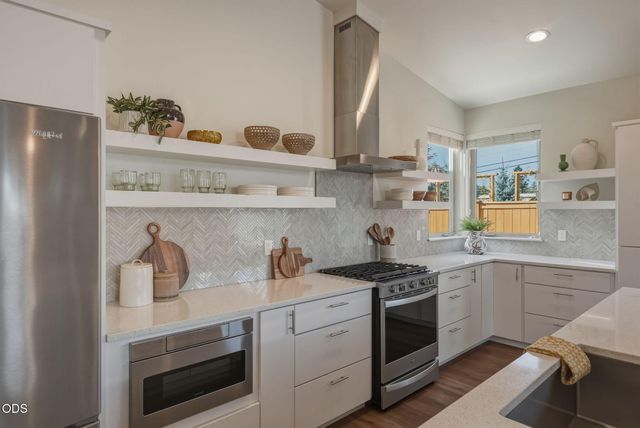 63108 NE Iner Loop, Bend, OR 97701