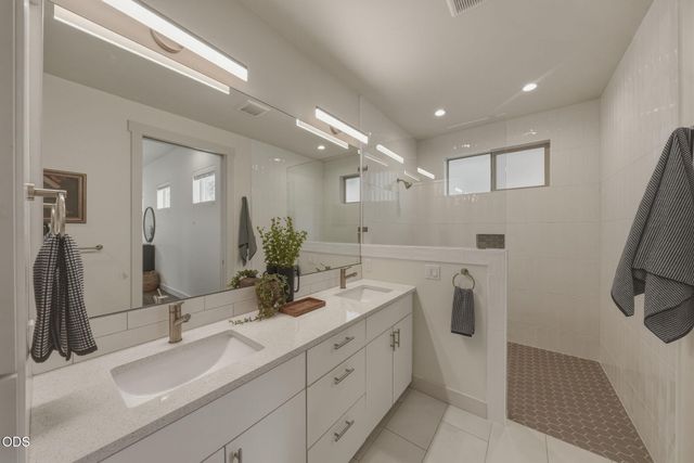 63108 NE Iner Loop, Bend, OR 97701