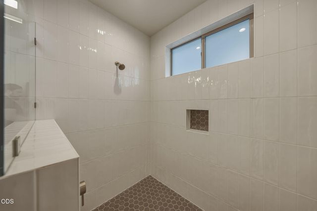 63108 NE Iner Loop, Bend, OR 97701