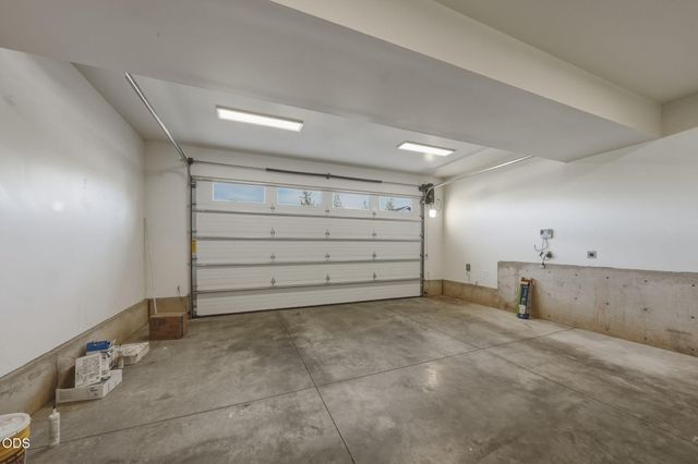 63108 NE Iner Loop, Bend, OR 97701